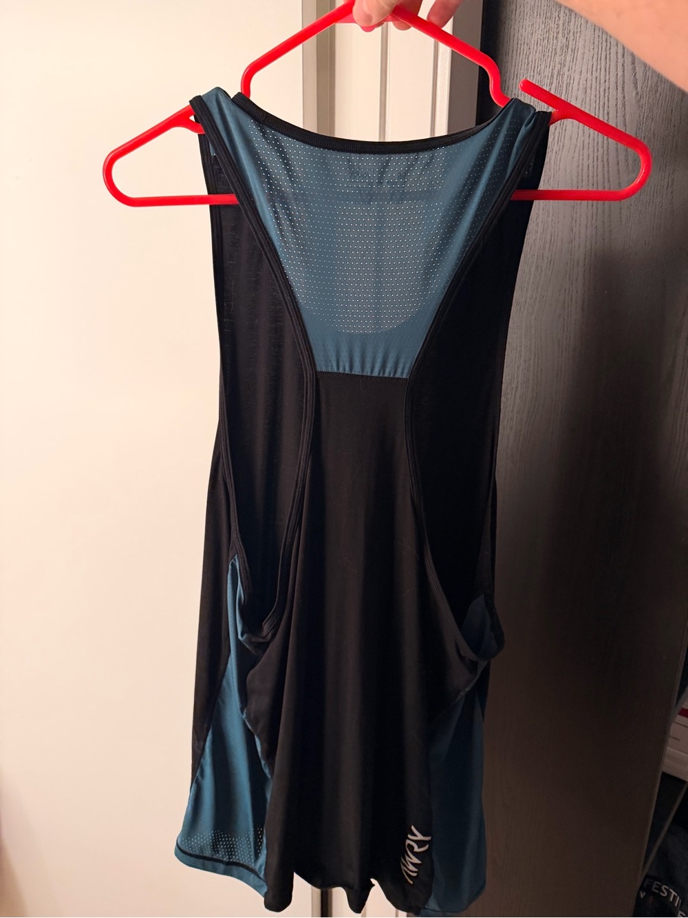 Awry Razor Tank Top Medium - Picture 2 of 4